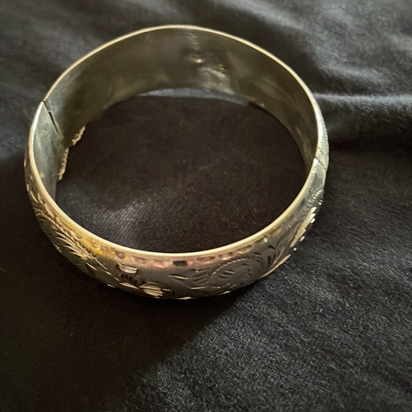 Sterling silver bangle bracelet - Picture 2 of 6